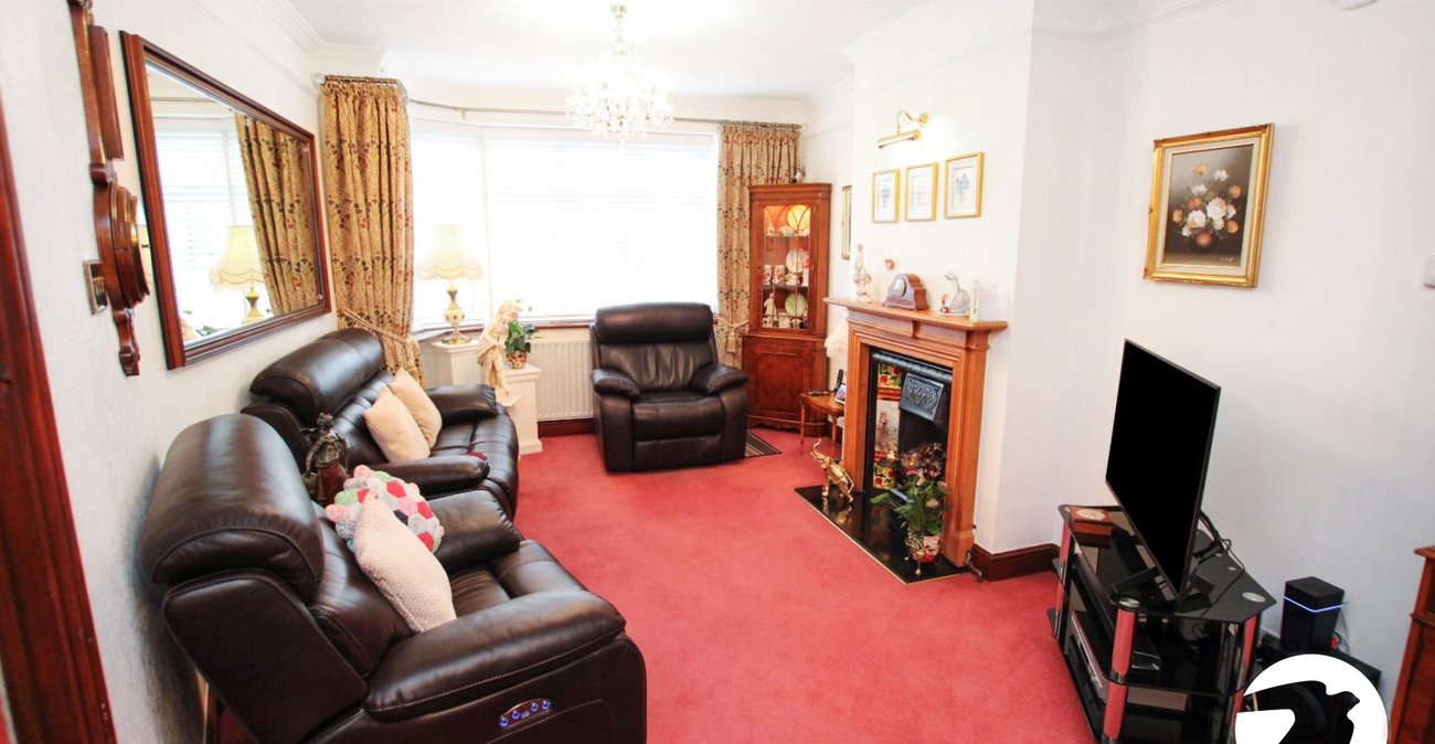 4 bedroom house for sale in London | Robinson Jackson