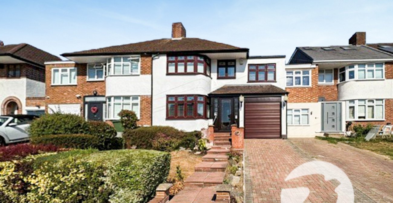 4 bedroom house for sale in London | Robinson Jackson
