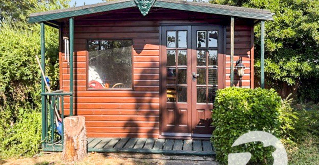 4 bedroom house for sale in London | Robinson Jackson
