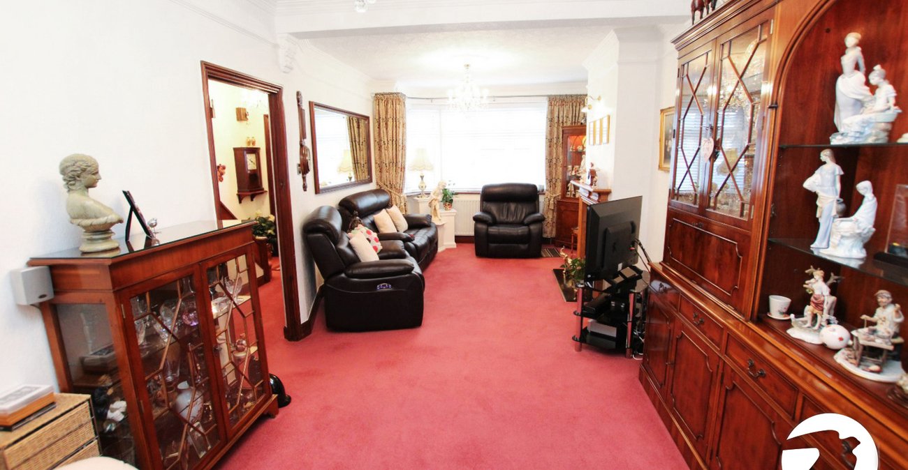 4 bedroom house for sale in London | Robinson Jackson