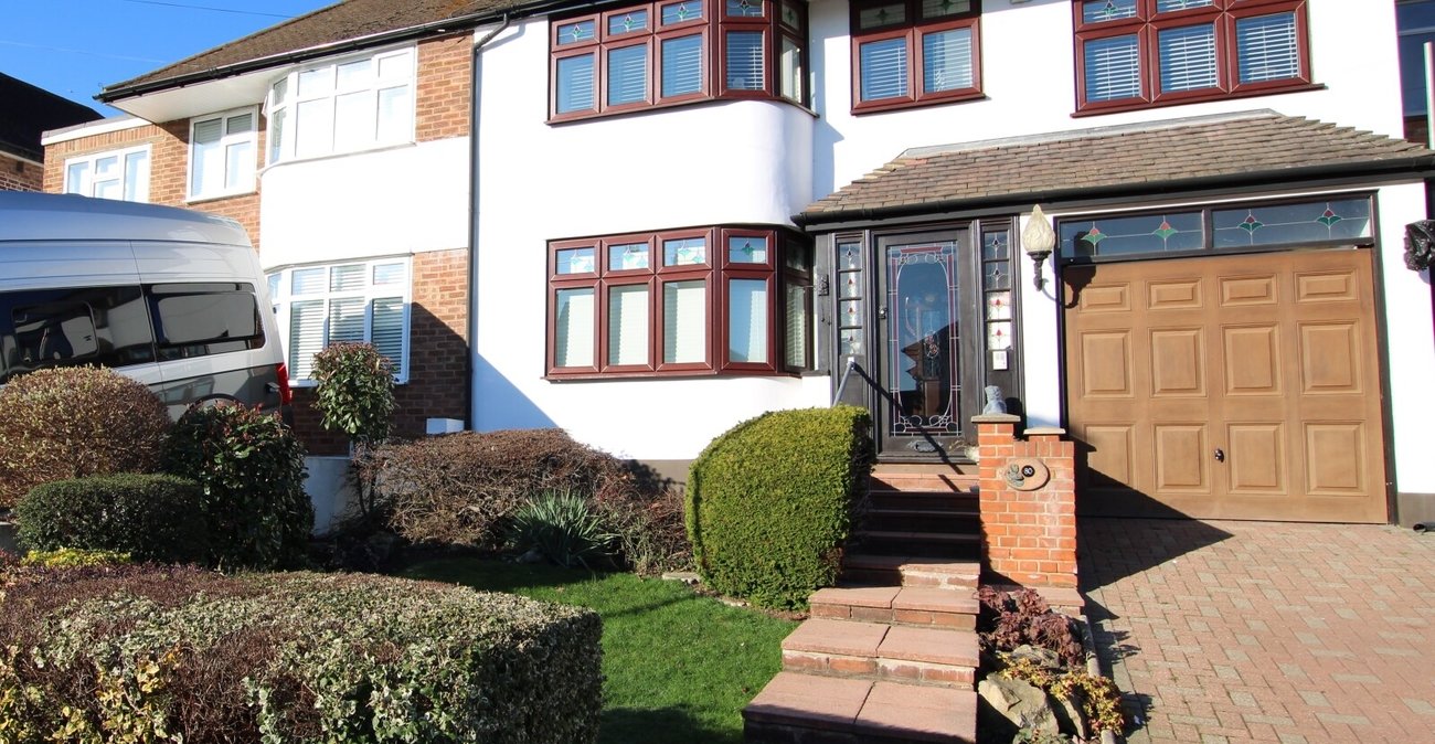 4 bedroom house for sale in London | Robinson Jackson