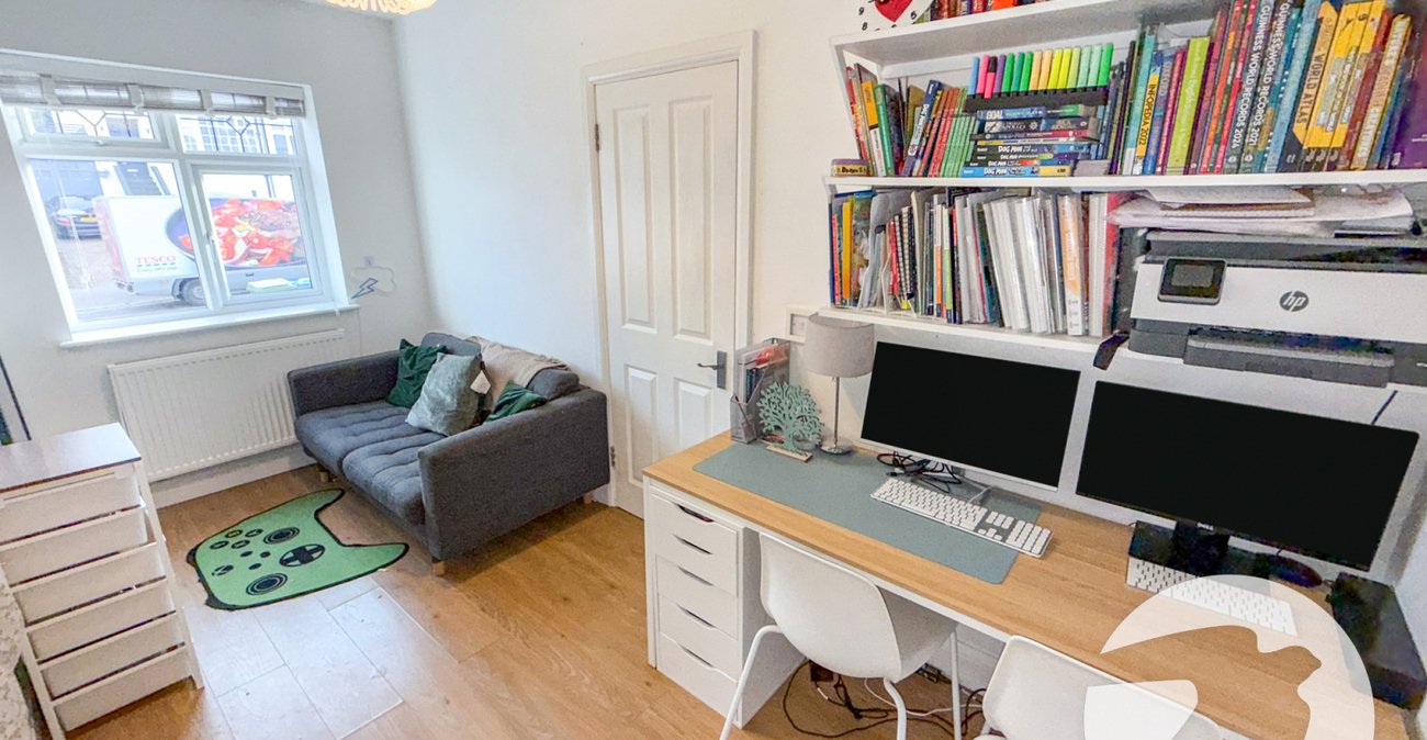 4 bedroom house for sale in London | Robinson Jackson