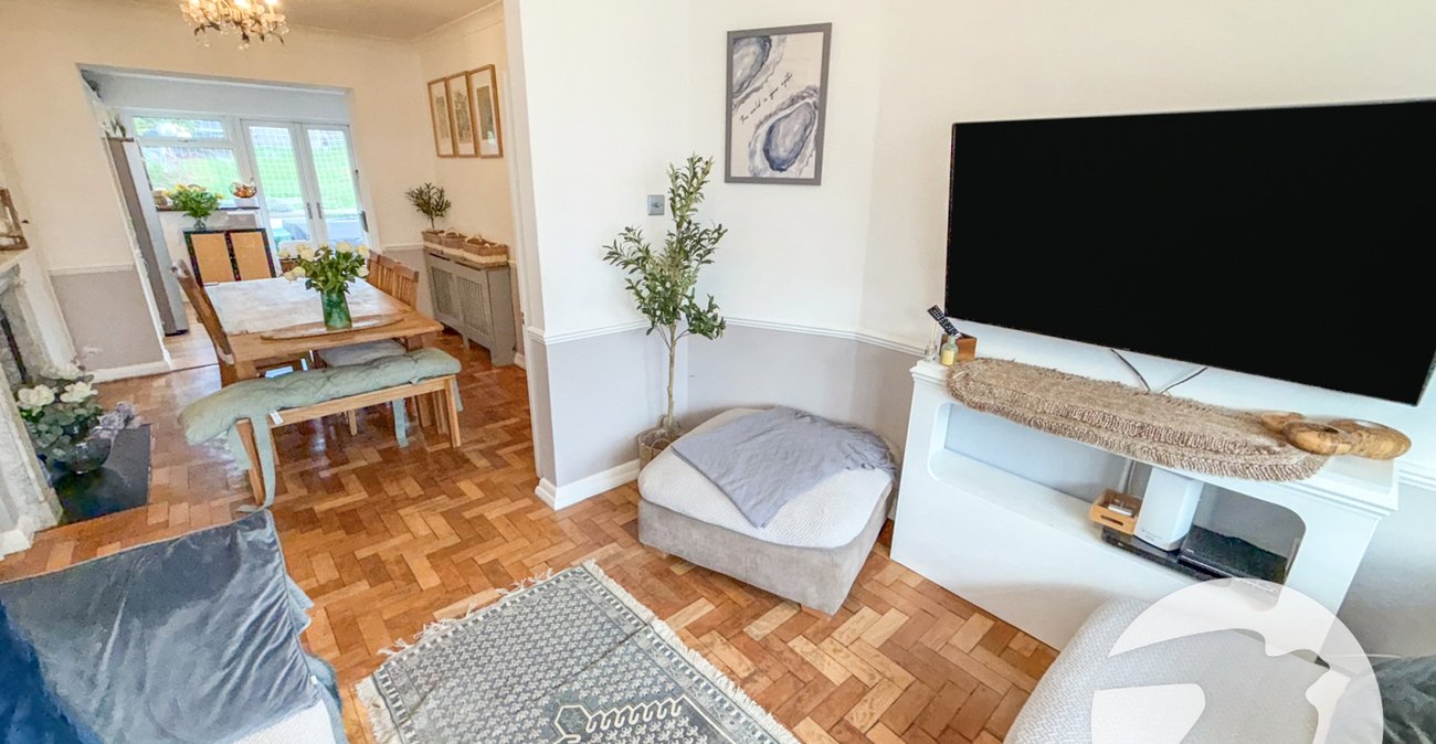 4 bedroom house for sale in London | Robinson Jackson