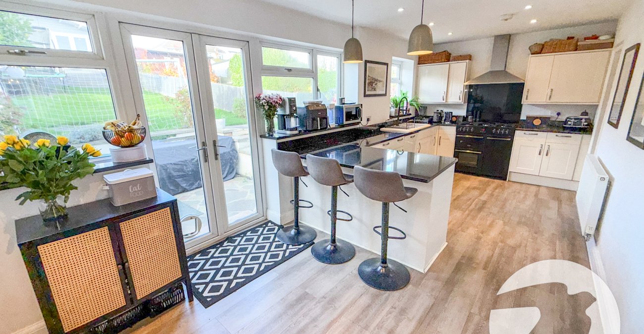 4 bedroom house for sale in London | Robinson Jackson