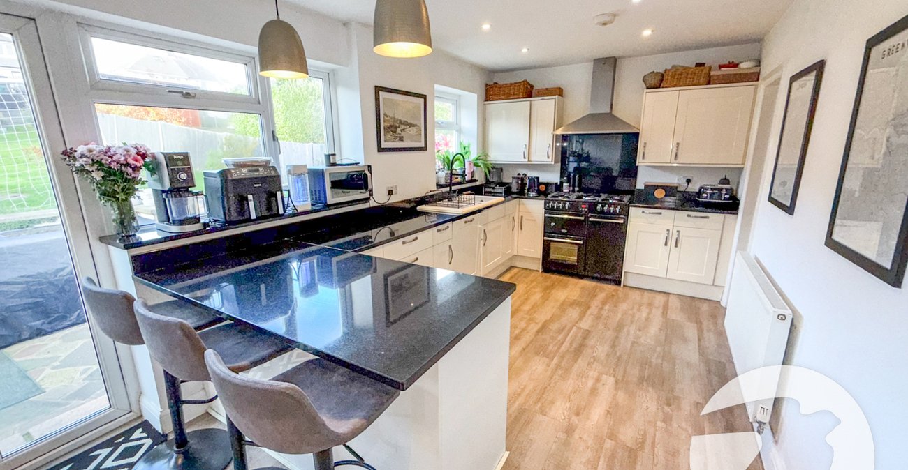 4 bedroom house for sale in London | Robinson Jackson