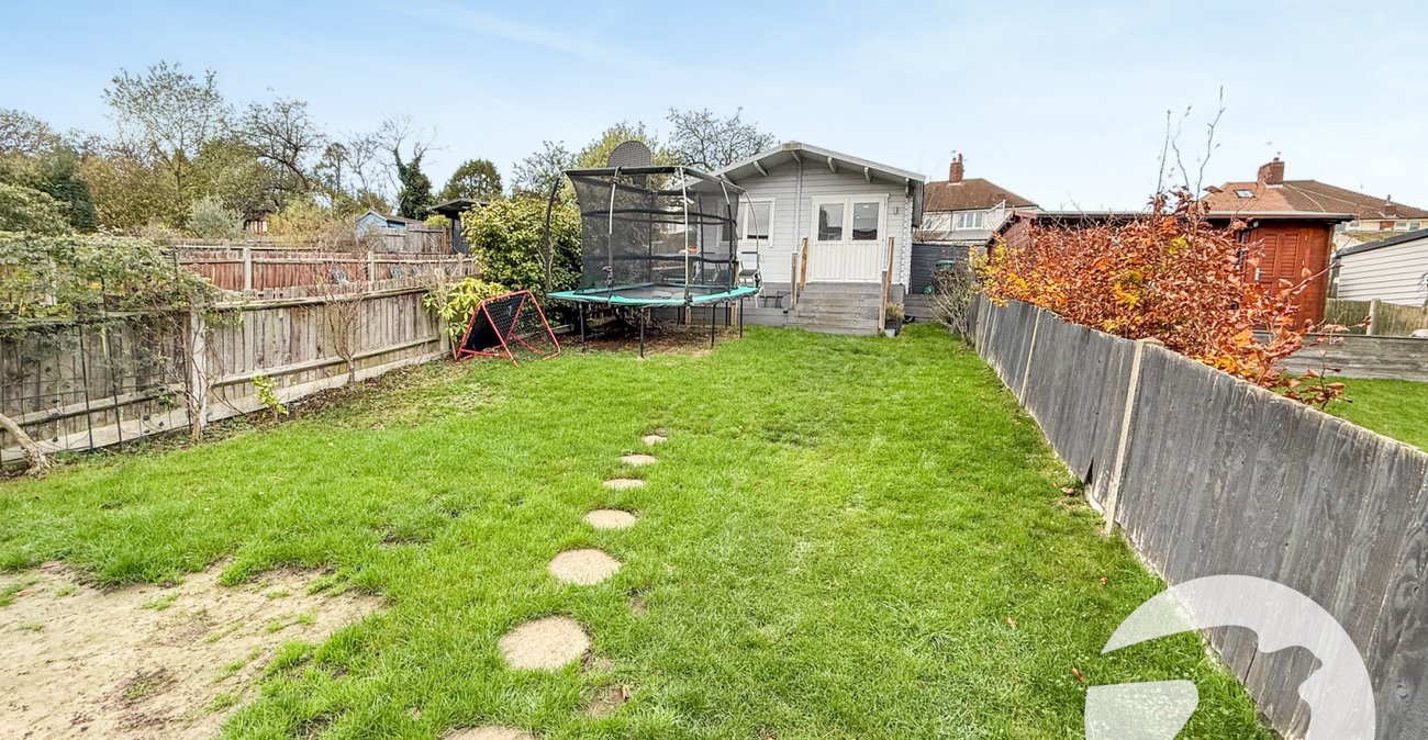 4 bedroom house for sale in London | Robinson Jackson