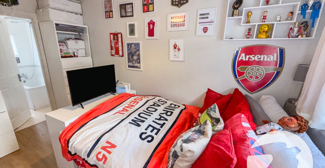 4 bedroom house for sale in London | Robinson Jackson