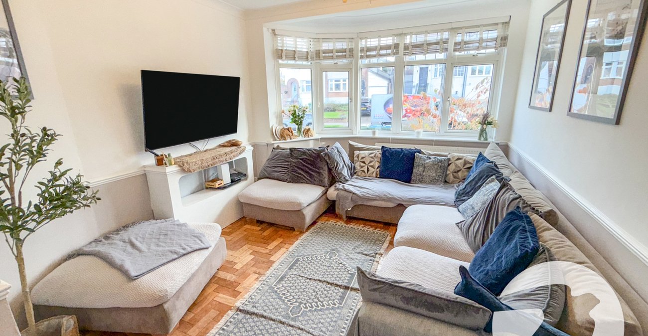 4 bedroom house for sale in London | Robinson Jackson