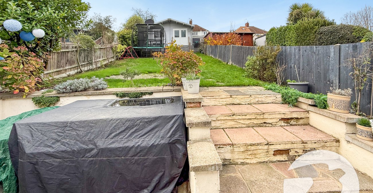 4 bedroom house for sale in London | Robinson Jackson