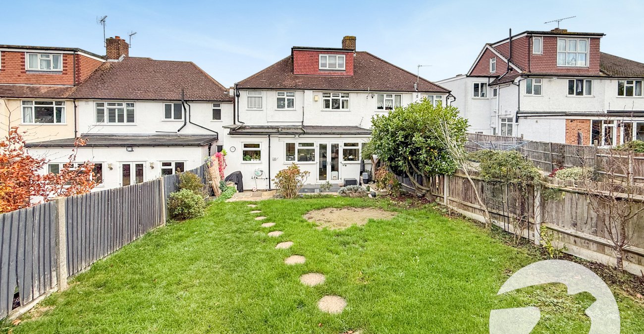 4 bedroom house for sale in London | Robinson Jackson