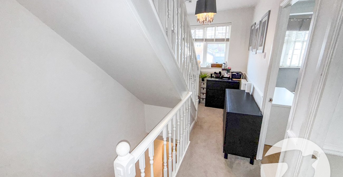 4 bedroom house for sale in London | Robinson Jackson