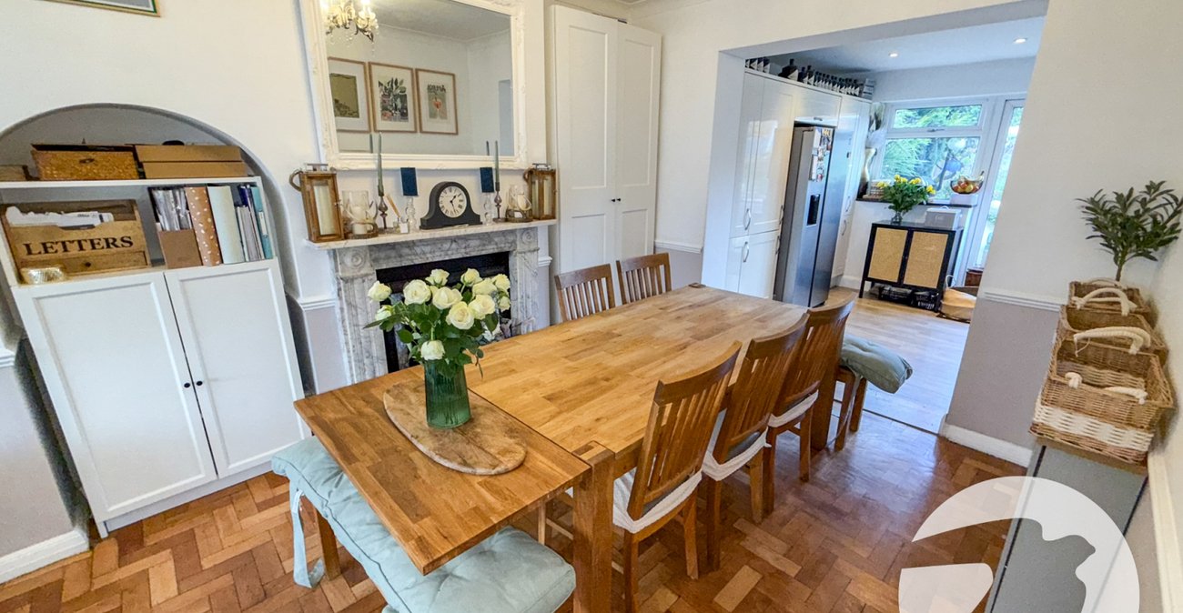 4 bedroom house for sale in London | Robinson Jackson