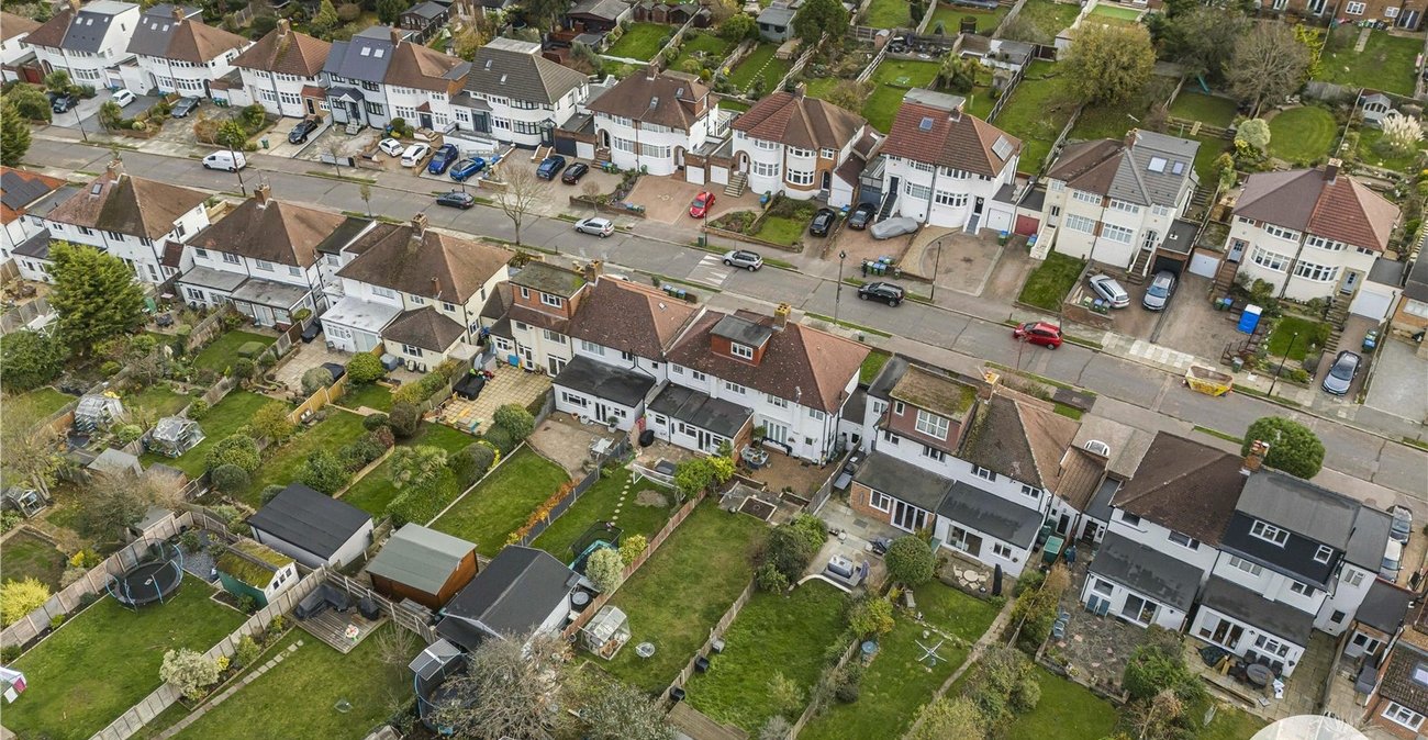 4 bedroom house for sale in London | Robinson Jackson