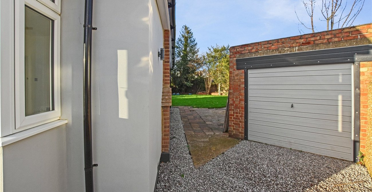 3 bedroom bungalow for sale in Bexleyheath | Robinson Jackson