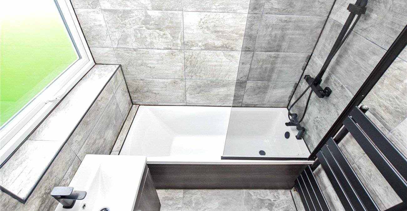 3 bedroom bungalow for sale in Bexleyheath | Robinson Jackson