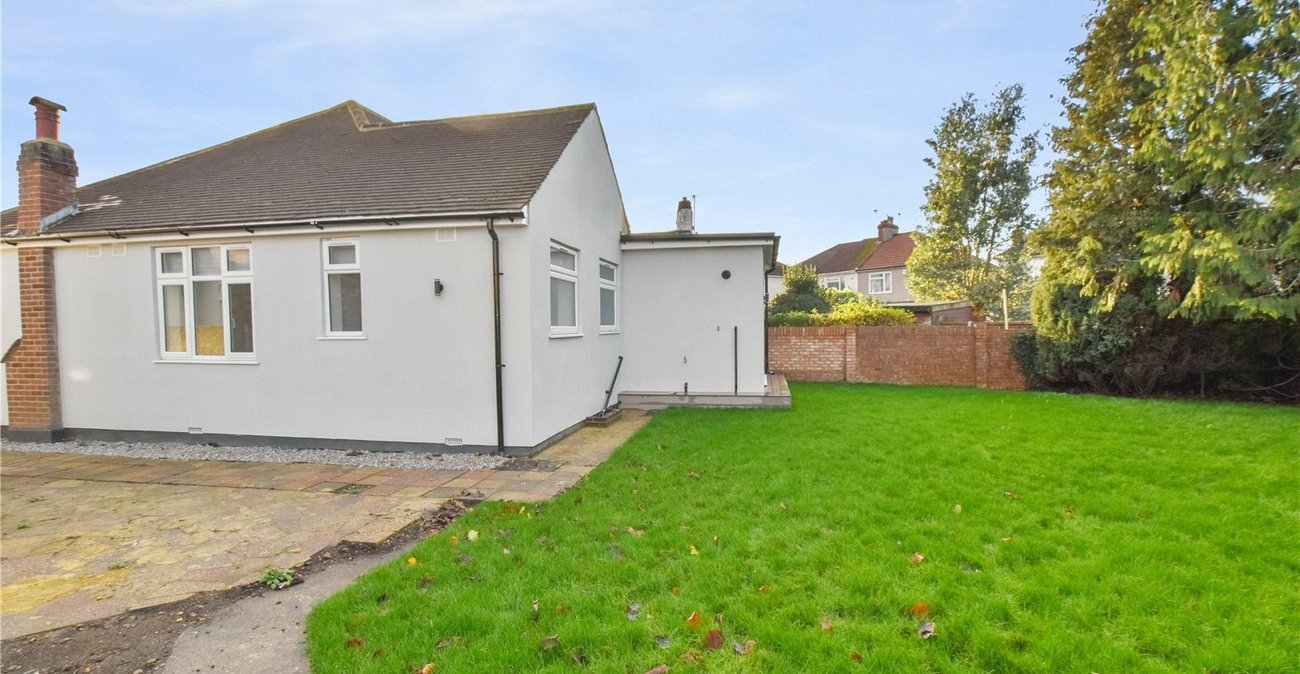 3 bedroom bungalow for sale in Bexleyheath | Robinson Jackson