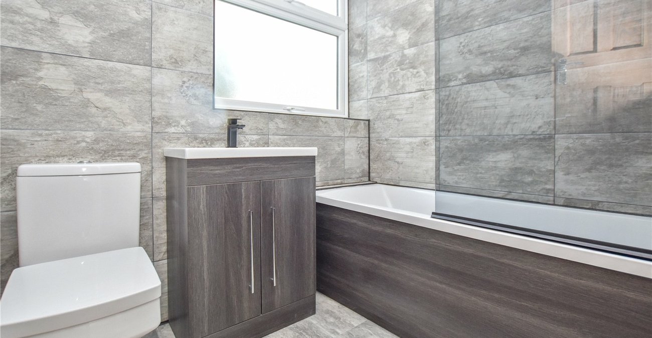 3 bedroom bungalow for sale in Bexleyheath | Robinson Jackson