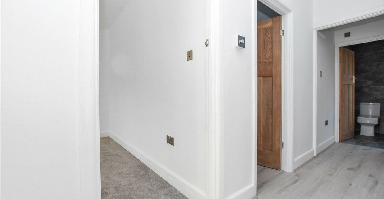 3 bedroom bungalow for sale in Bexleyheath | Robinson Jackson