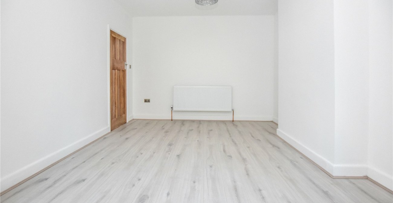 3 bedroom bungalow for sale in Bexleyheath | Robinson Jackson