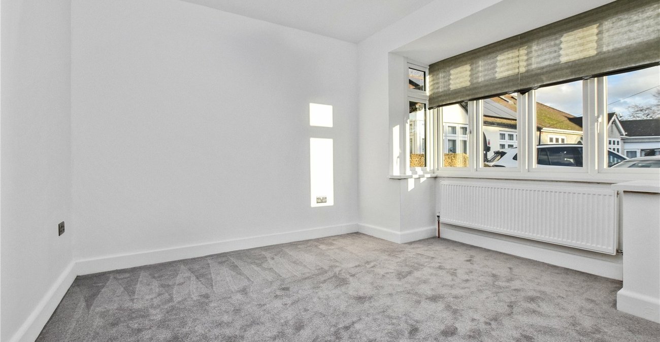 3 bedroom bungalow for sale in Bexleyheath | Robinson Jackson
