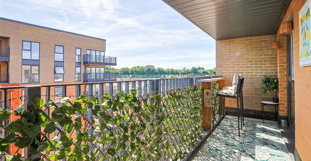 2 bedroom property for sale in  | Robinson Michael & Jackson