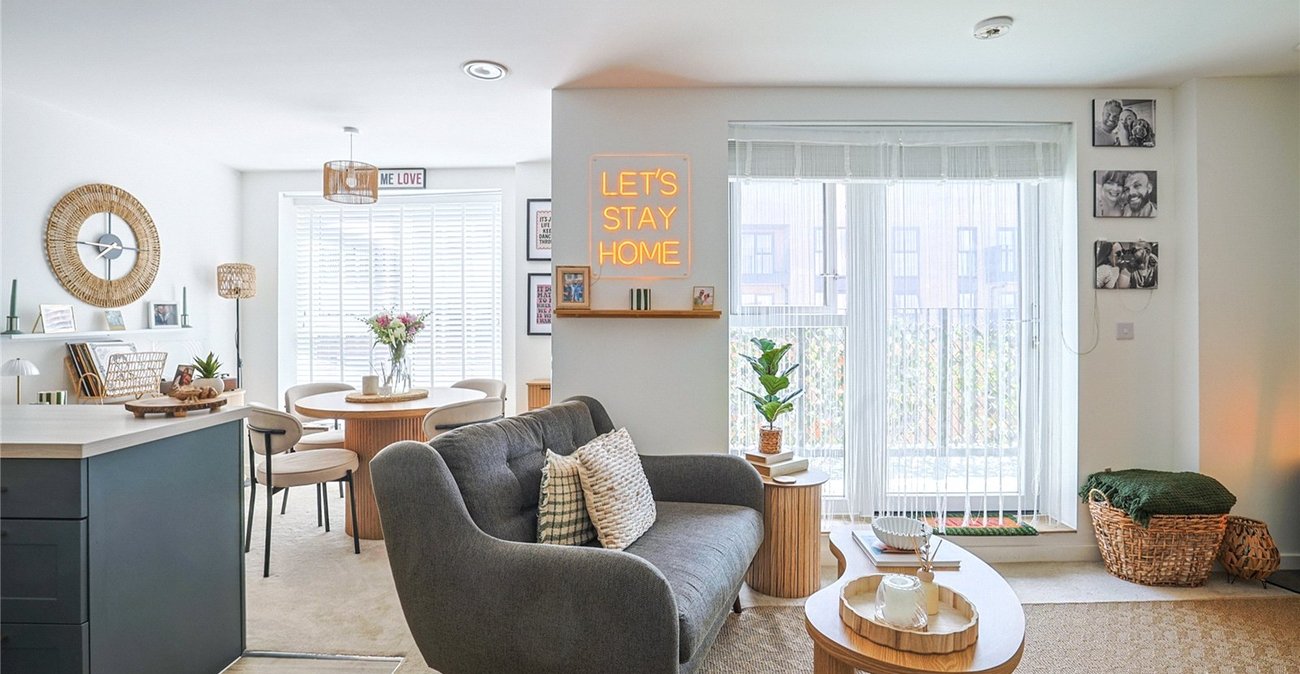 2 bedroom property for sale in  | Robinson Michael & Jackson