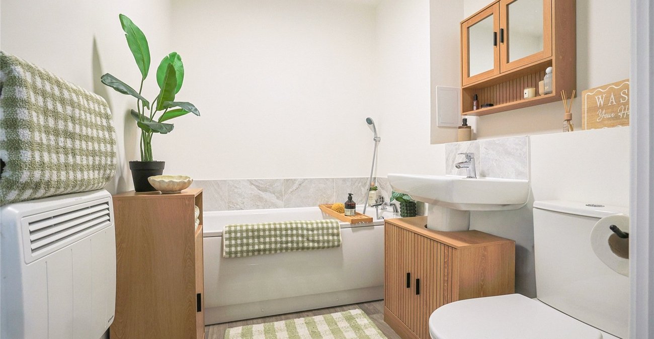 2 bedroom property for sale in  | Robinson Michael & Jackson