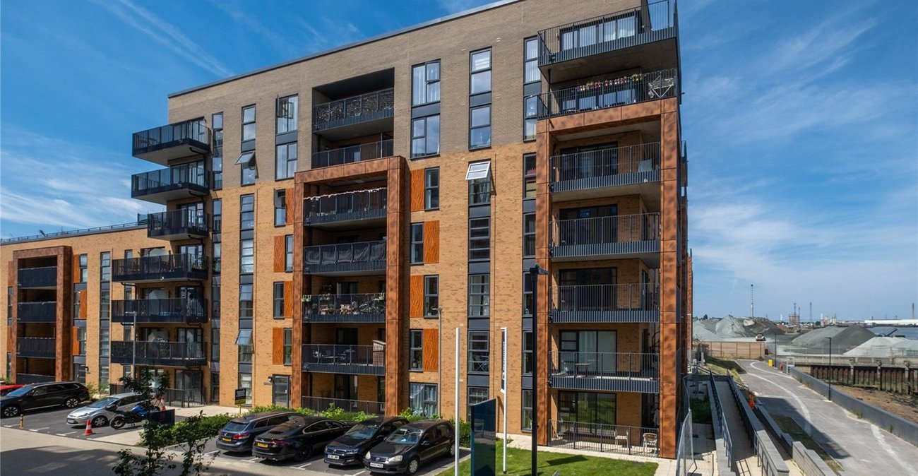 2 bedroom property for sale in  | Robinson Michael & Jackson