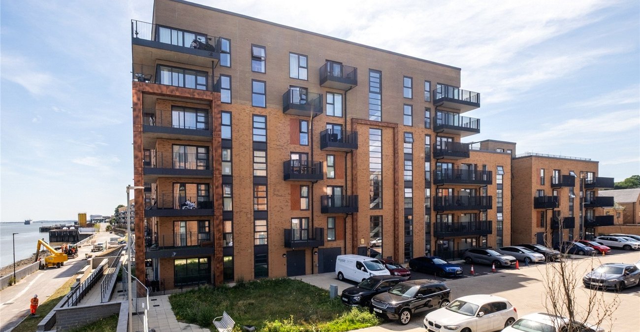 2 bedroom property for sale in  | Robinson Michael & Jackson