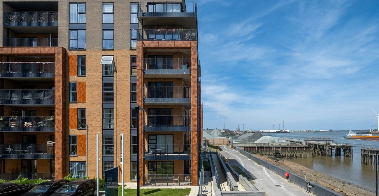 2 bedroom property for sale in  | Robinson Michael & Jackson