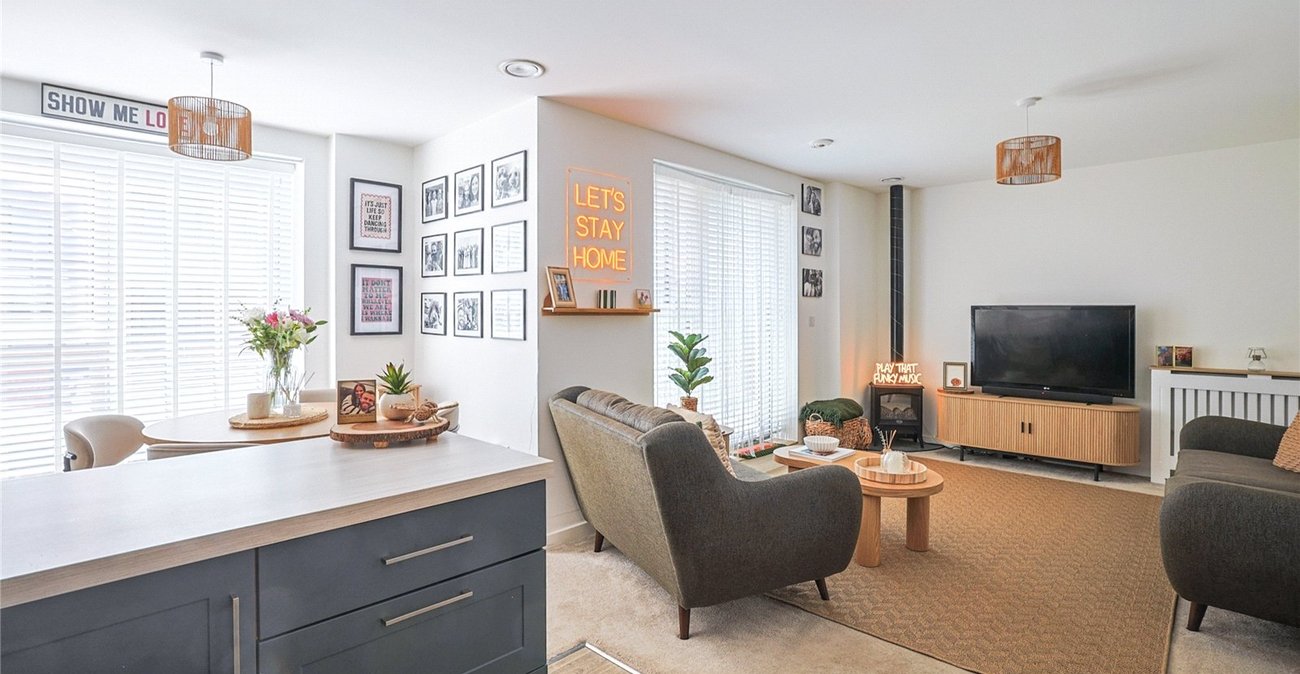 2 bedroom property for sale in  | Robinson Michael & Jackson