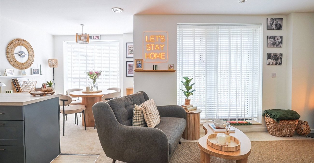 2 bedroom property for sale in  | Robinson Michael & Jackson