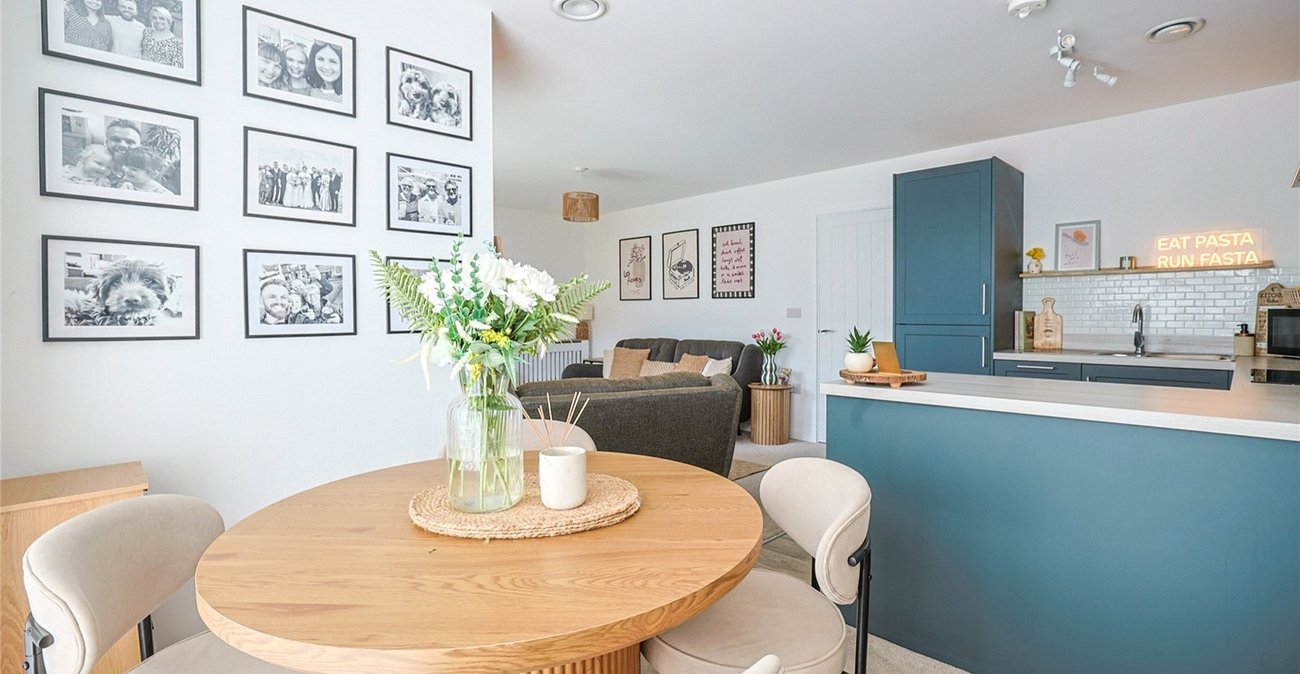 2 bedroom property for sale in  | Robinson Michael & Jackson