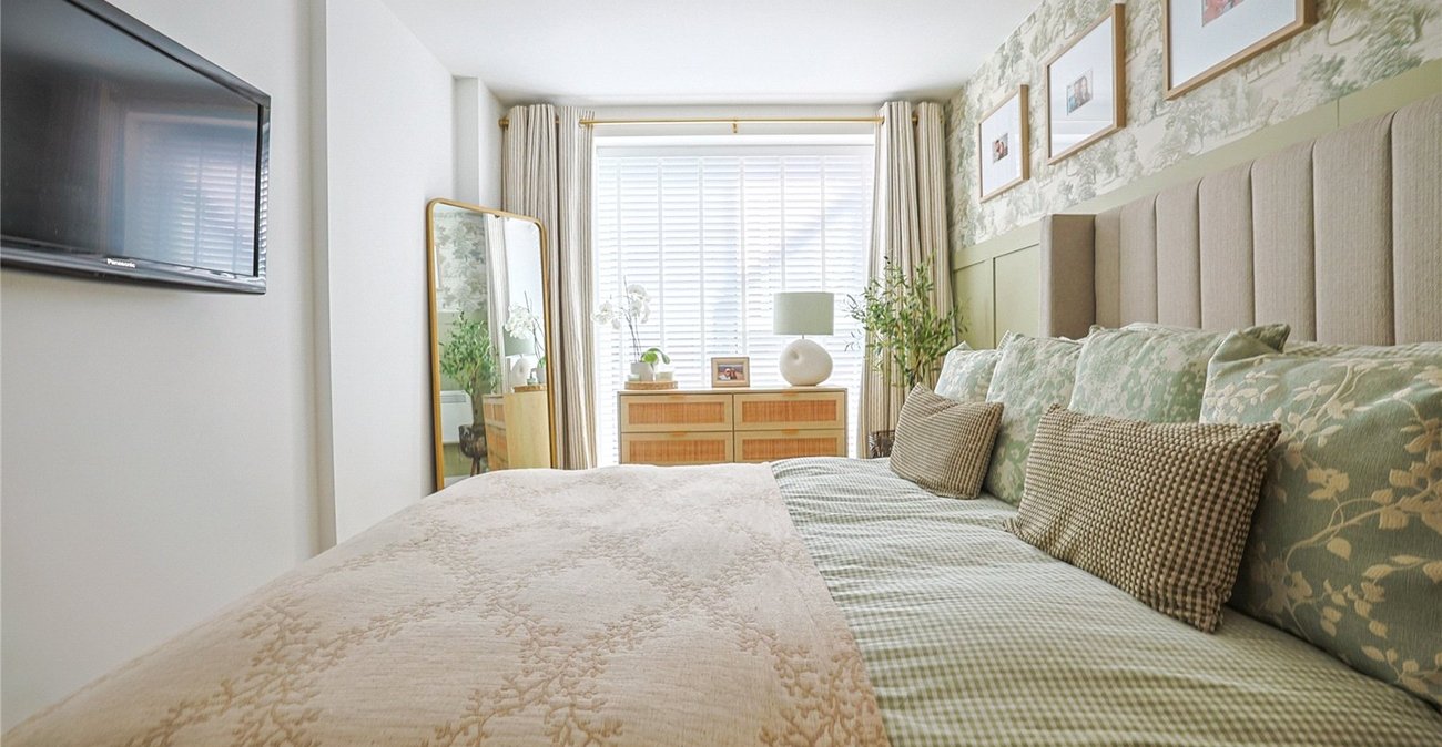 2 bedroom property for sale in  | Robinson Michael & Jackson