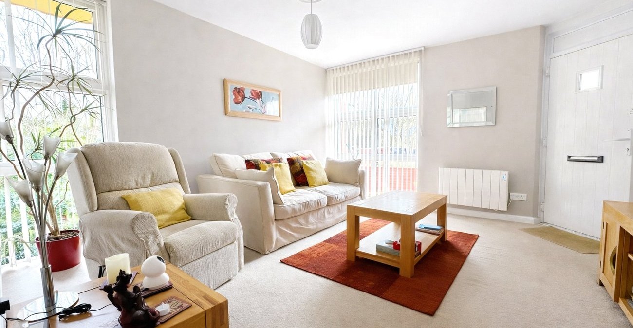 2 bedroom property for sale in London | Robinson Jackson