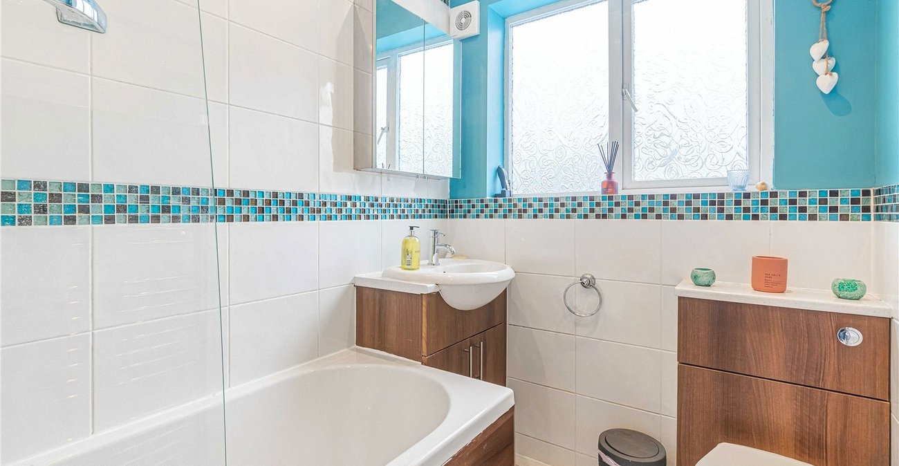 4 bedroom house for sale in Welling | Robinson Jackson