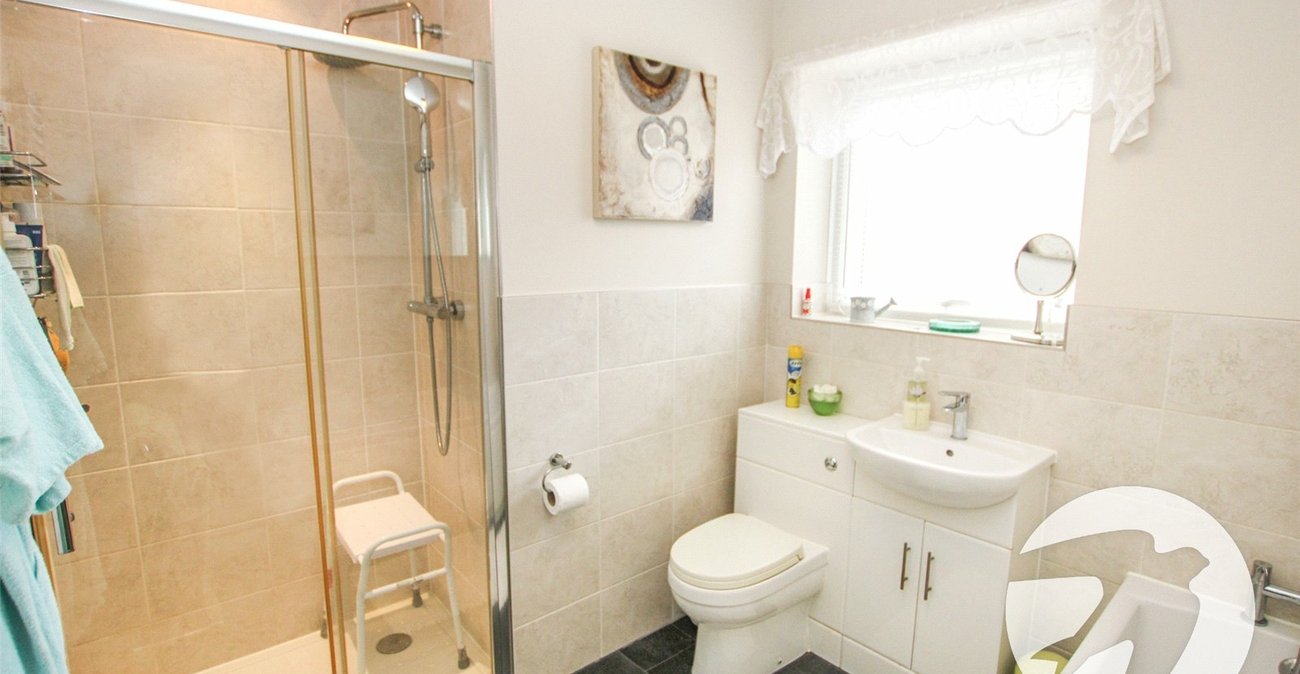 3 bedroom house for sale in London | Robinson Jackson