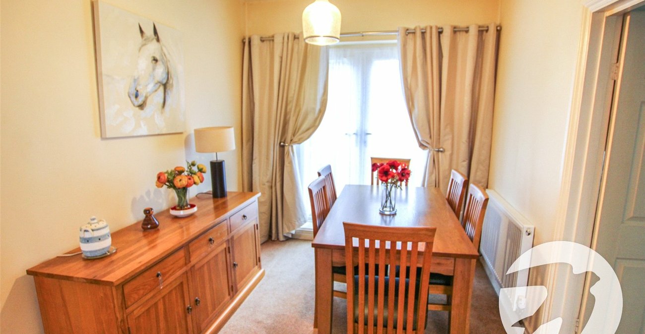 3 bedroom house for sale in London | Robinson Jackson