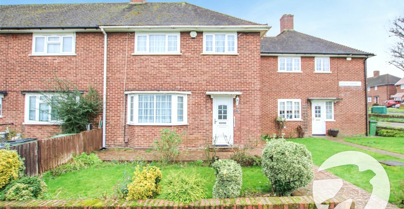 3 bedroom house for sale in London | Robinson Jackson