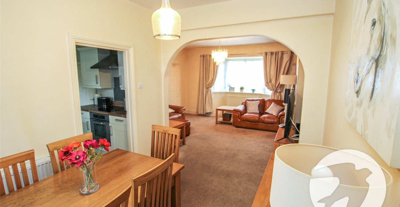 3 bedroom house for sale in London | Robinson Jackson