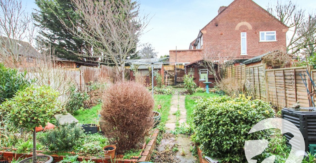 3 bedroom house for sale in London | Robinson Jackson