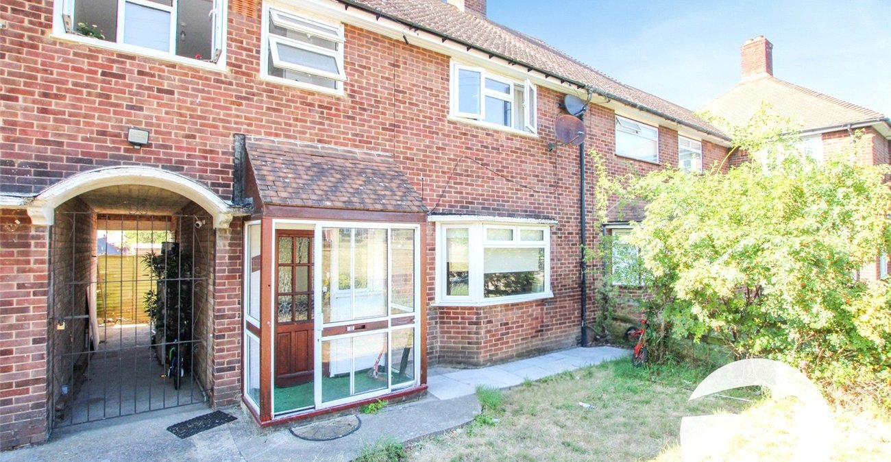 4 bedroom house for sale in London | Robinson Jackson