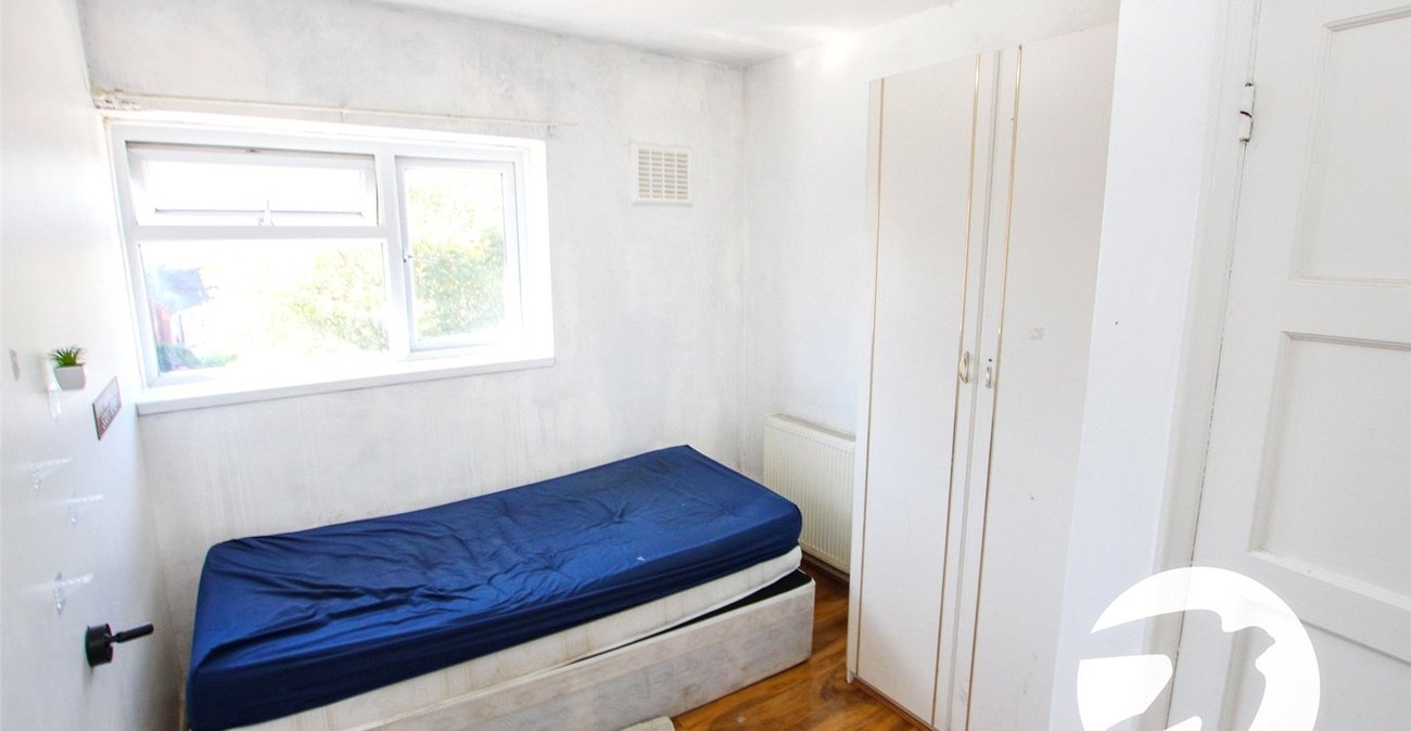 4 bedroom house for sale in London | Robinson Jackson