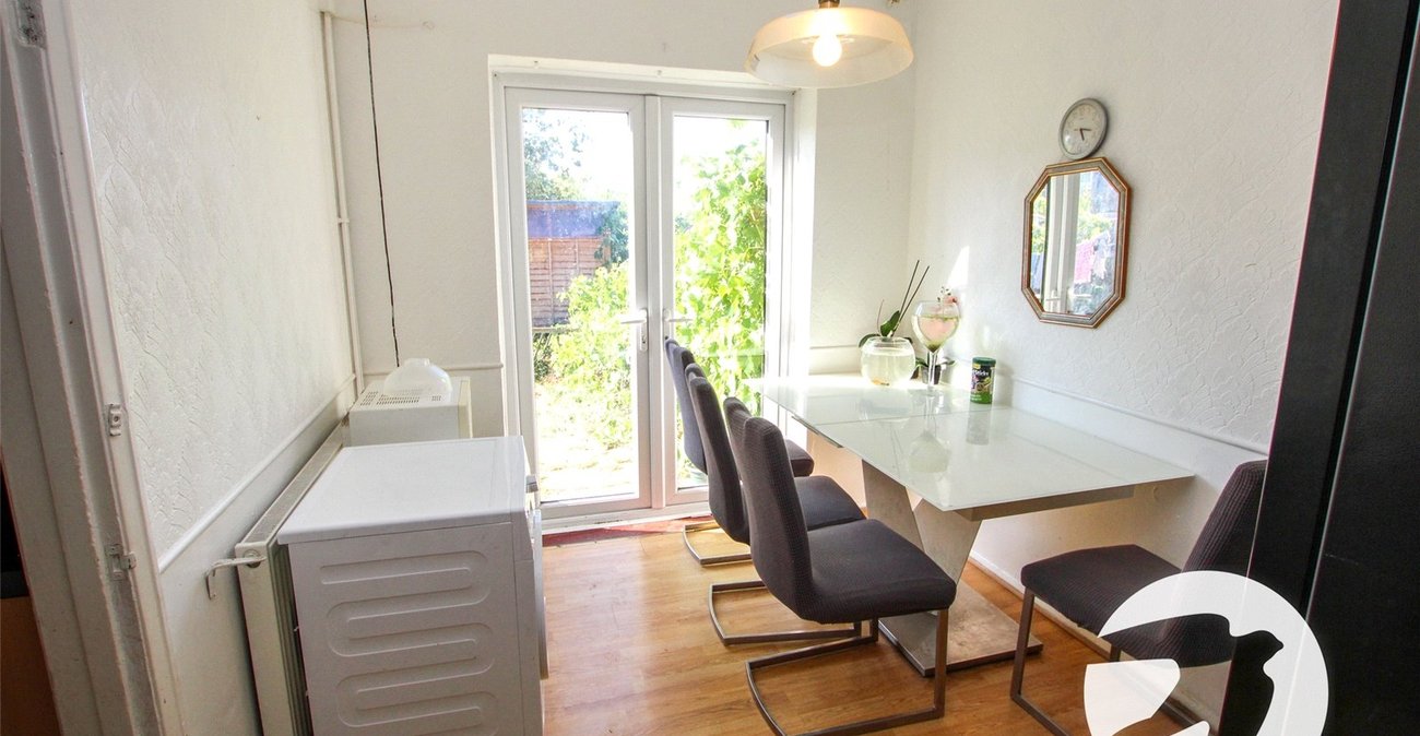4 bedroom house for sale in London | Robinson Jackson