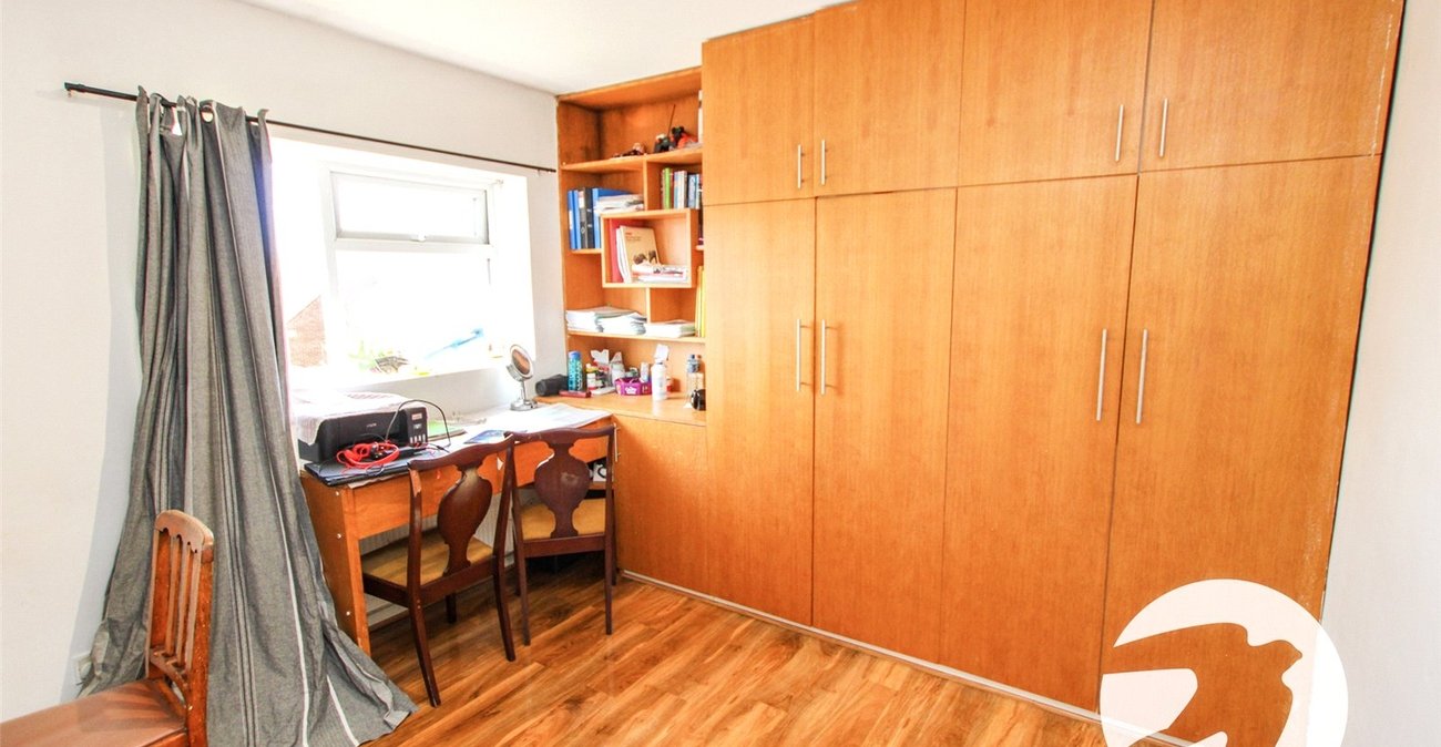4 bedroom house for sale in London | Robinson Jackson
