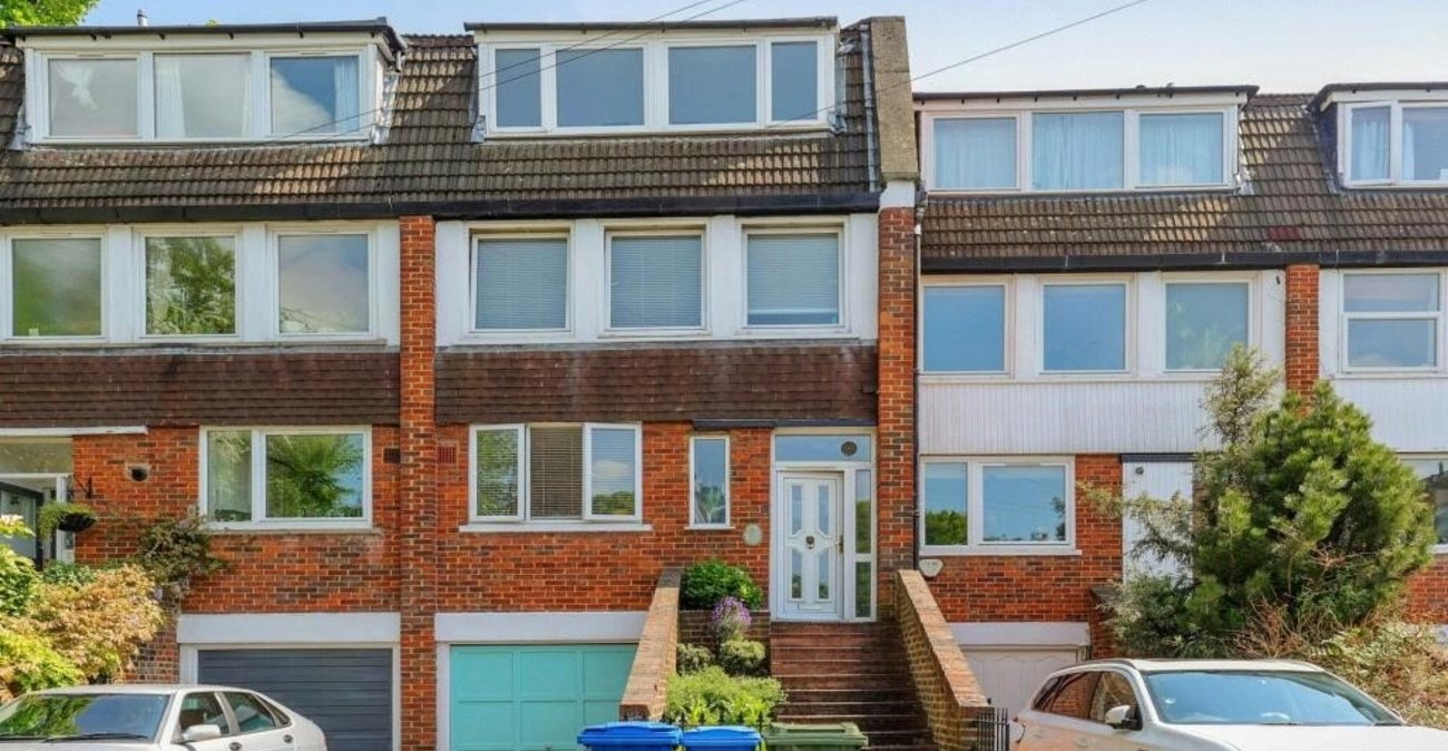 4 bedroom property for sale in London | Robinson Jackson