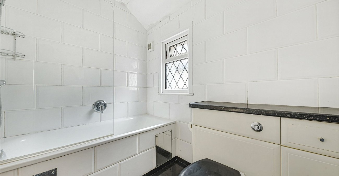 2 bedroom house for sale in Welling | Robinson Jackson