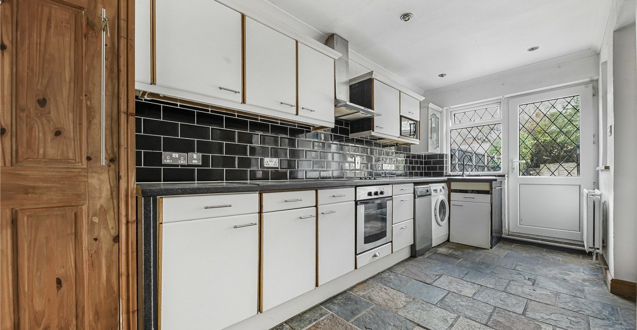 2 bedroom house for sale in Welling | Robinson Jackson