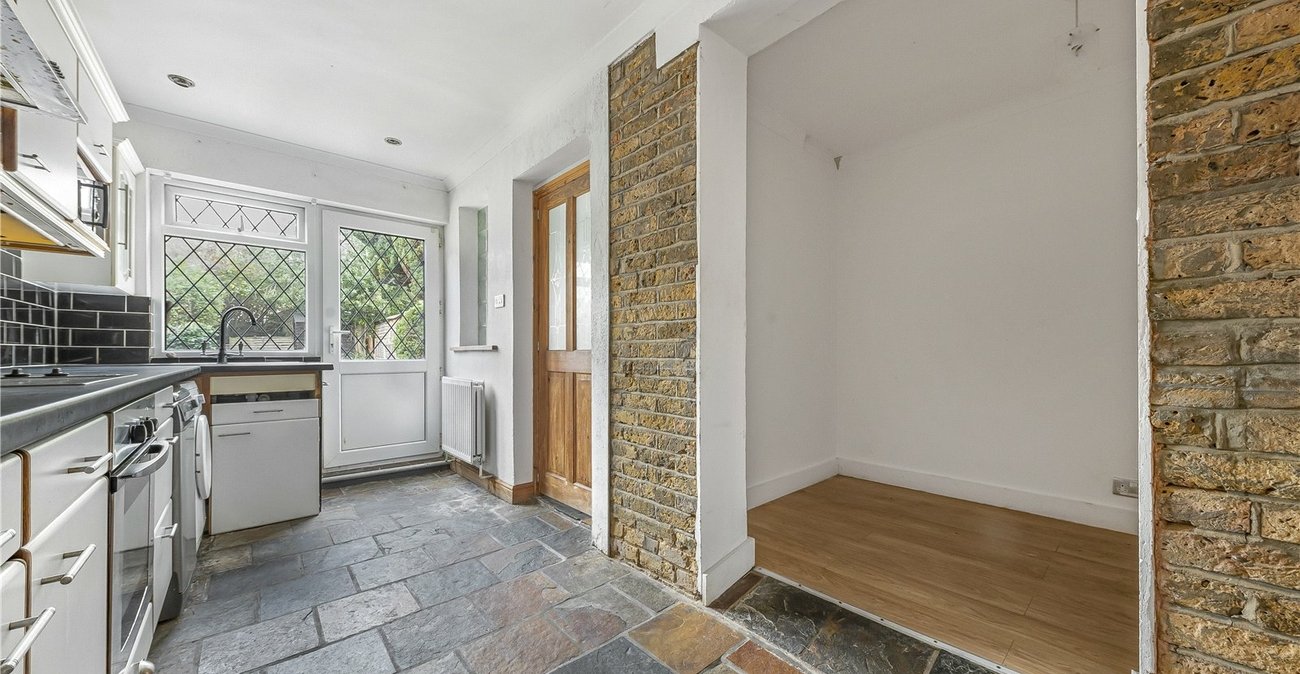 2 bedroom house for sale in Welling | Robinson Jackson