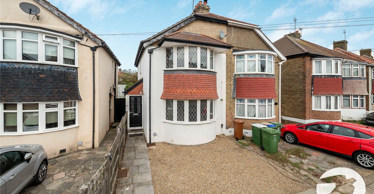 2 bedroom house for sale in Welling | Robinson Jackson